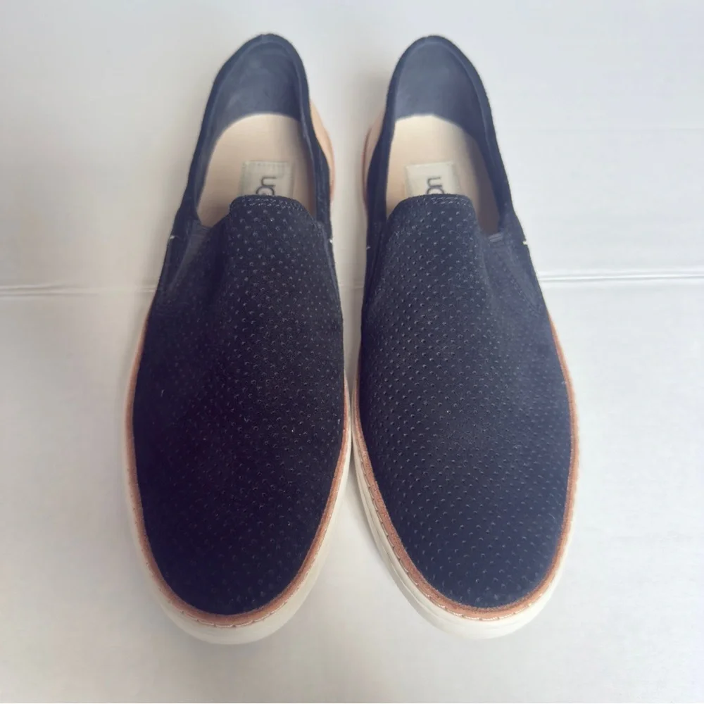 UGG‎ Women's Adley Slip-On Sneakers - Picture 2 of 6